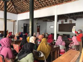 Sosialisasi tentang Stunting Kepada Perwakilan Orang tua di Kalurahan Dadapayu